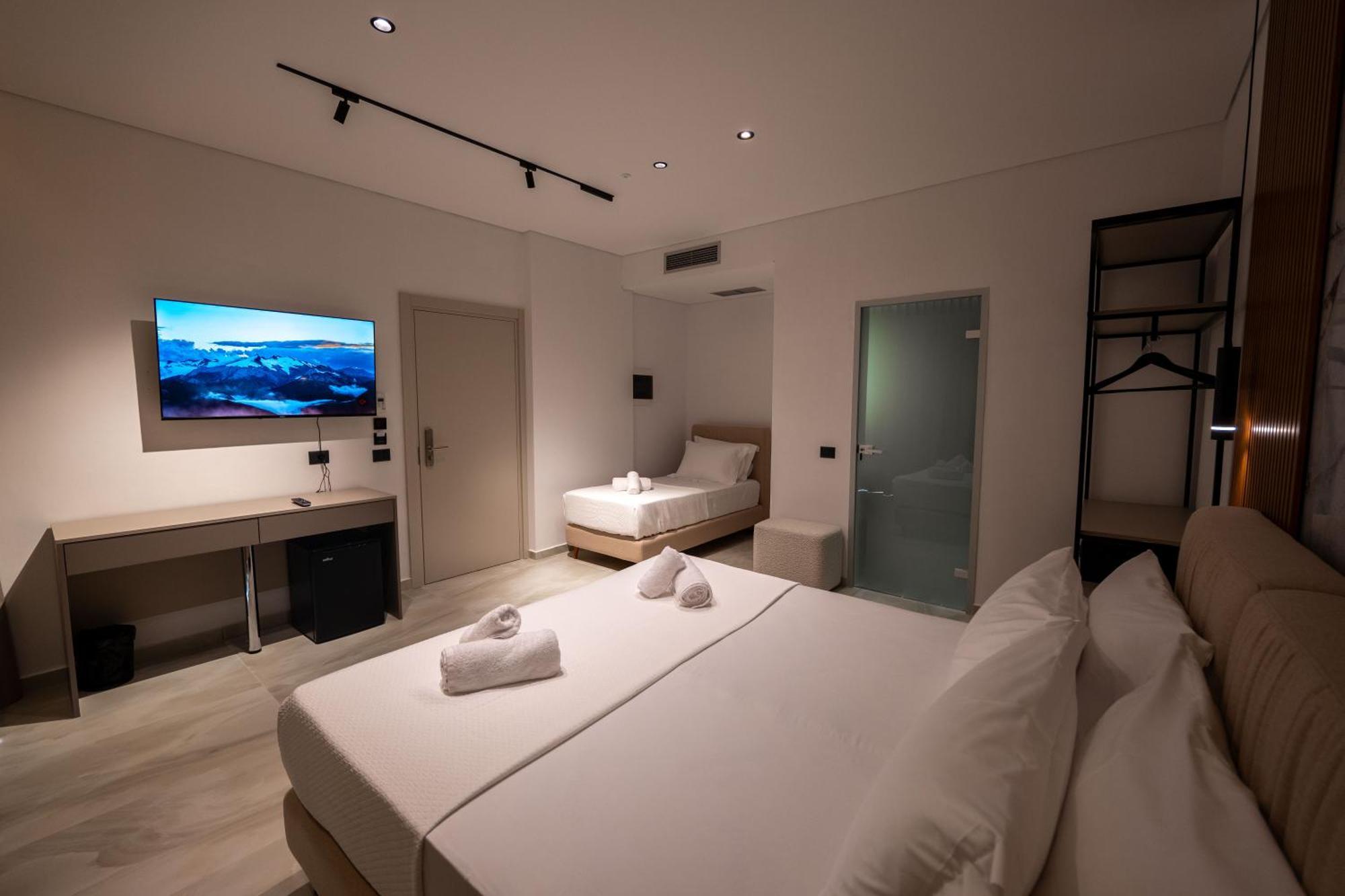 Litan Hotel ซารานเดอ ภายนอก รูปภาพ