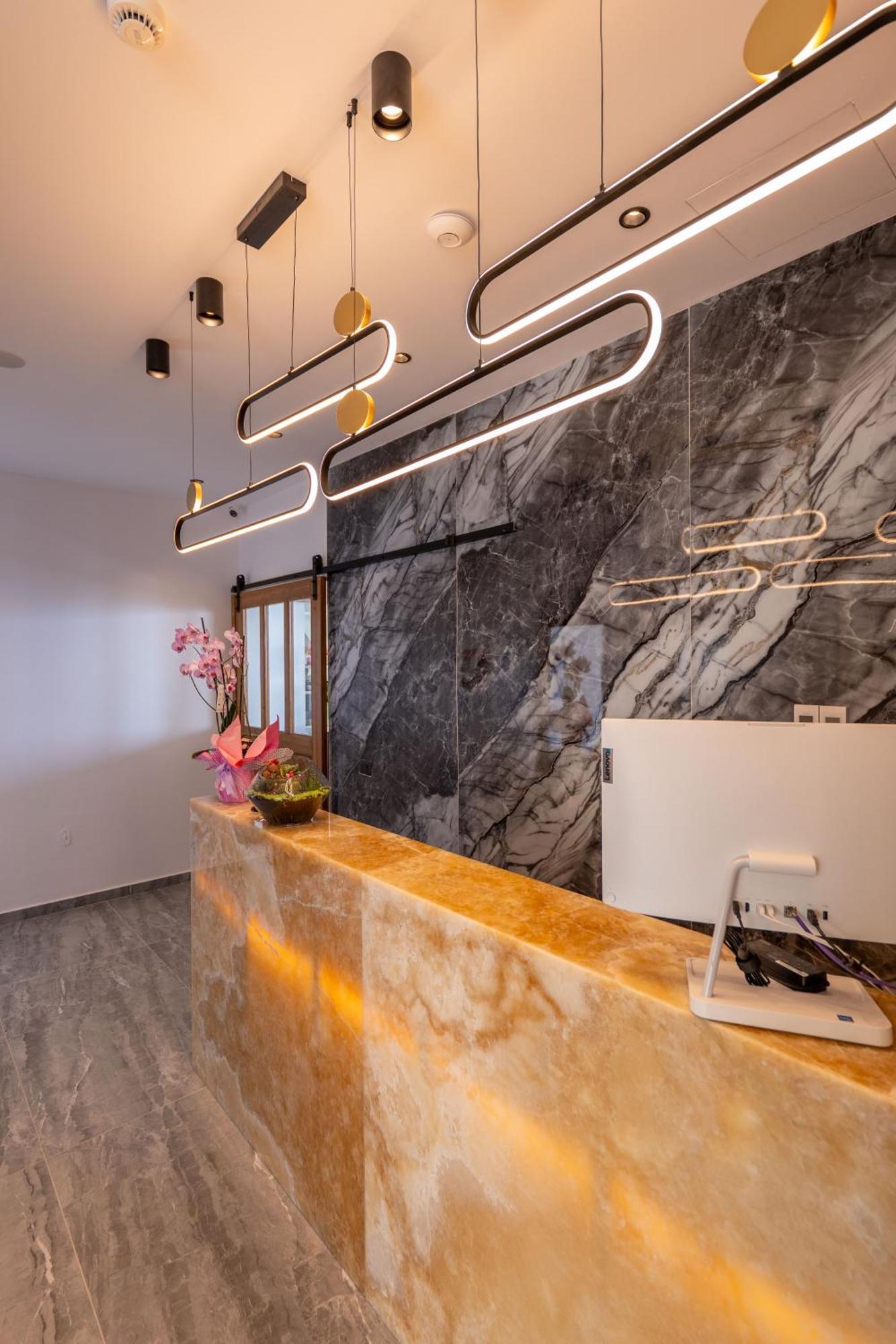 Litan Hotel ซารานเดอ ภายนอก รูปภาพ