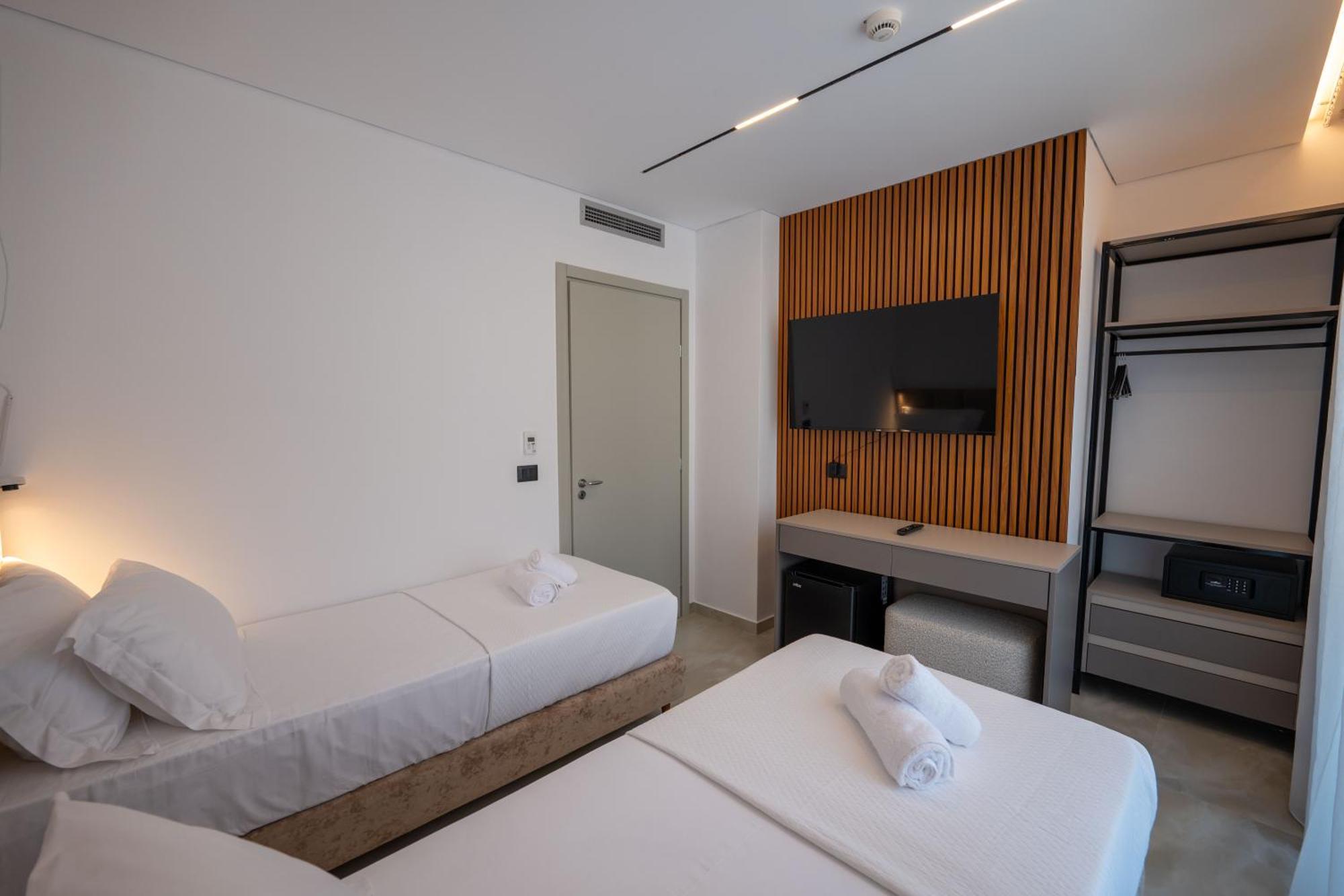 Litan Hotel ซารานเดอ ภายนอก รูปภาพ