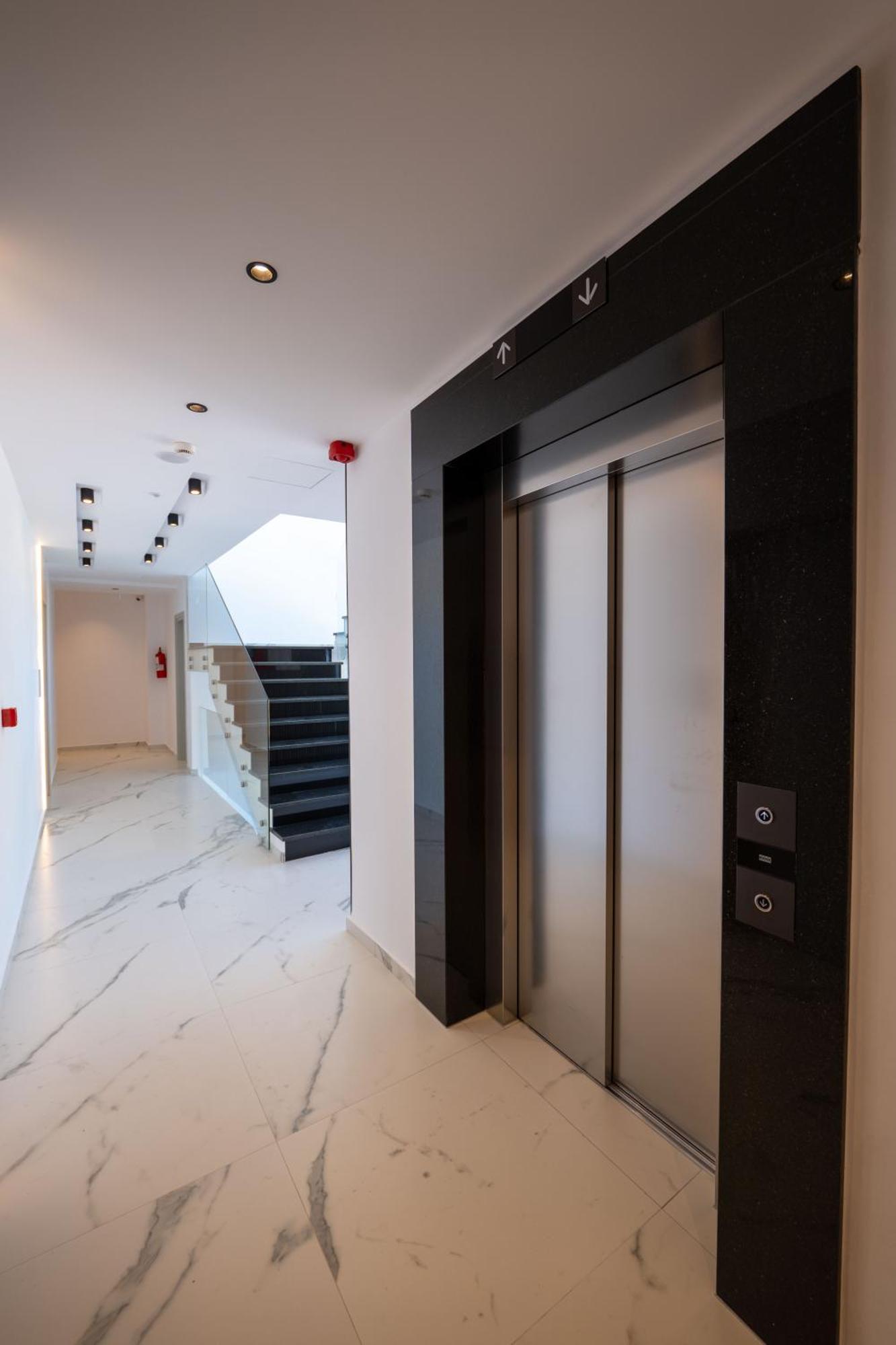Litan Hotel ซารานเดอ ภายนอก รูปภาพ